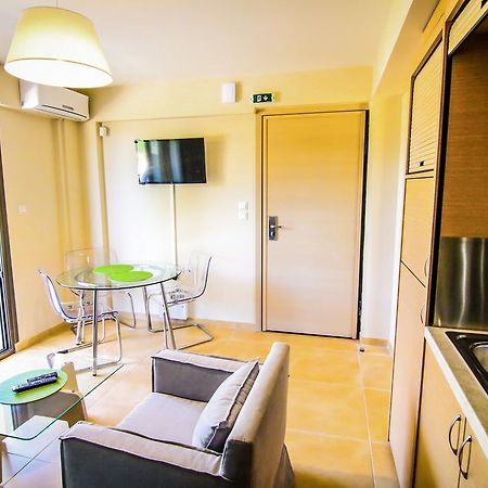 Ofrynio Deluxe Apartments Ofrínion 外观 照片
