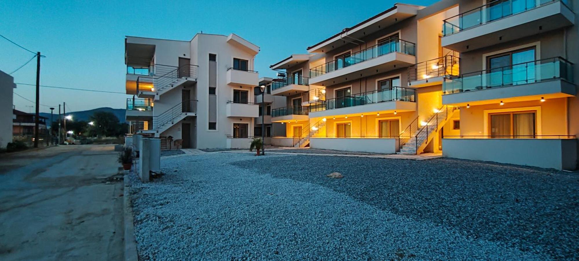Ofrynio Deluxe Apartments Ofrínion 外观 照片