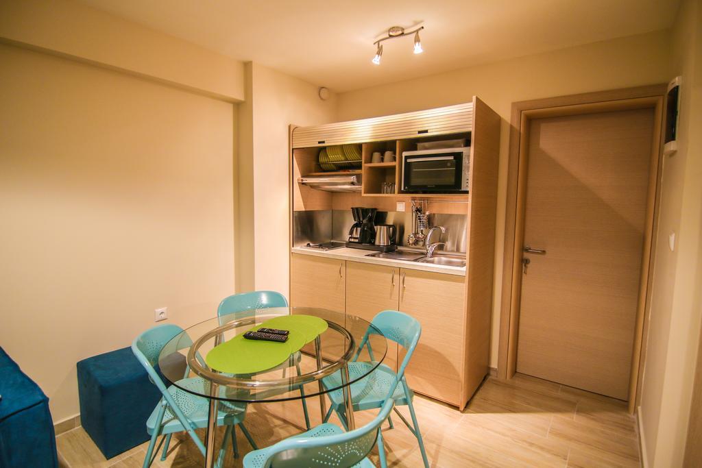 Ofrynio Deluxe Apartments Ofrínion 外观 照片