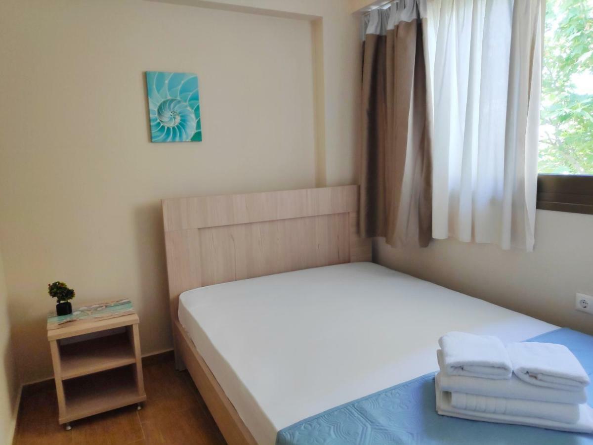Ofrynio Deluxe Apartments Ofrínion 外观 照片