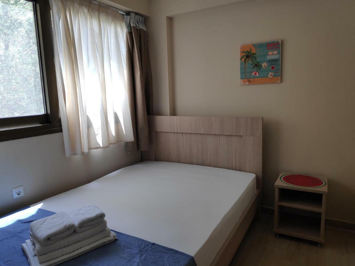 Ofrynio Deluxe Apartments Ofrínion 外观 照片