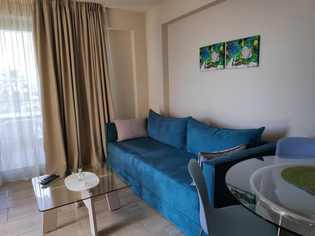 Ofrynio Deluxe Apartments Ofrínion 外观 照片
