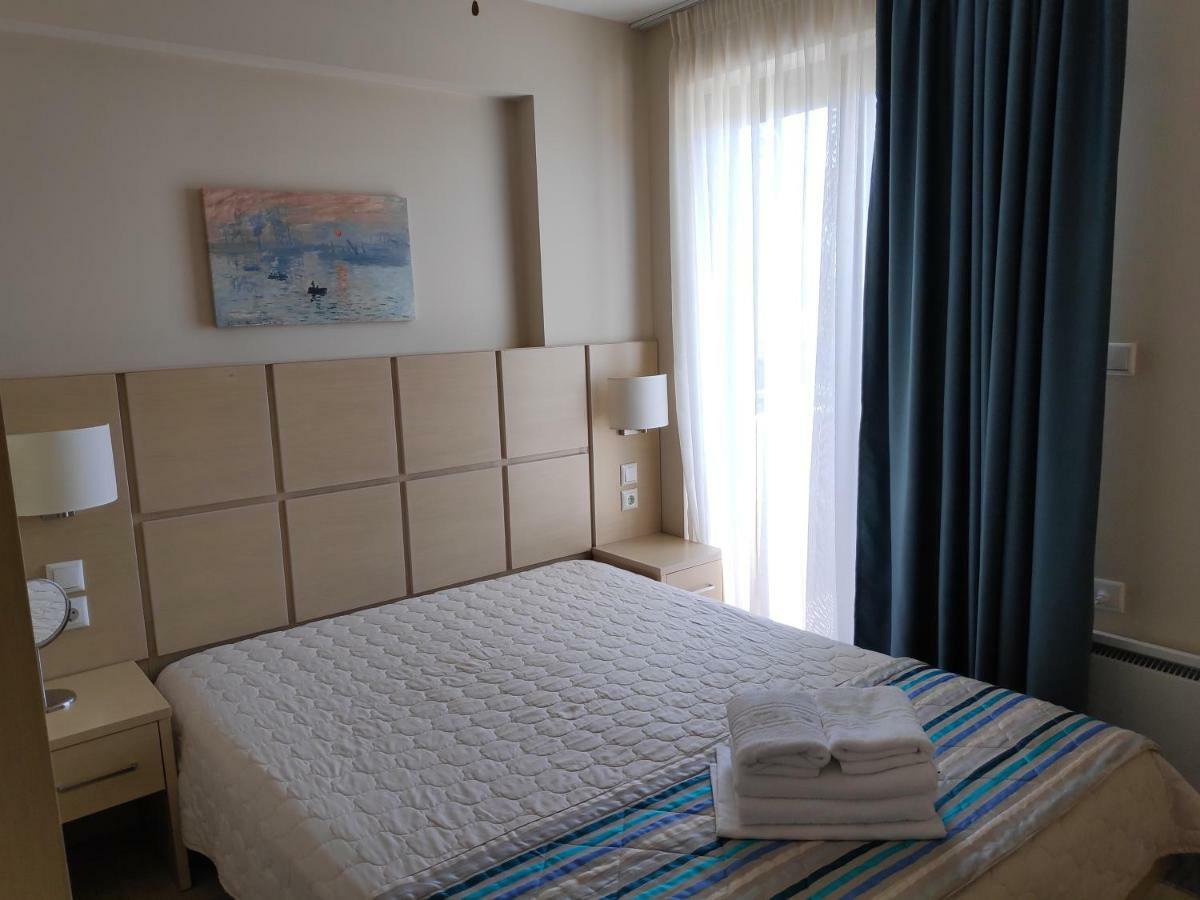 Ofrynio Deluxe Apartments Ofrínion 外观 照片